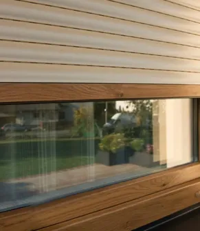 Netopte pánu bohu do oken. Pořiďte si venkovní rolety