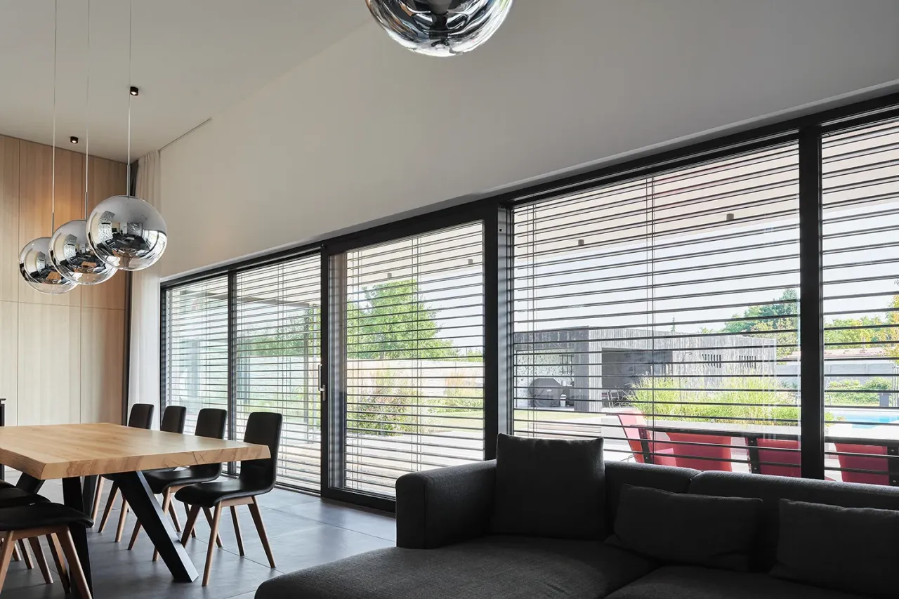 Moderní architektura  a chytré stínění