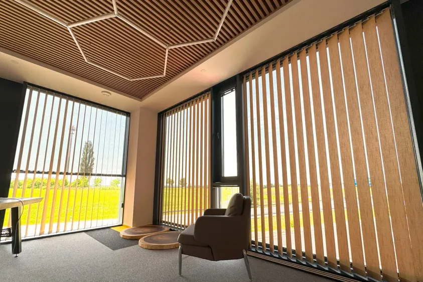 Vertikální žaluzie