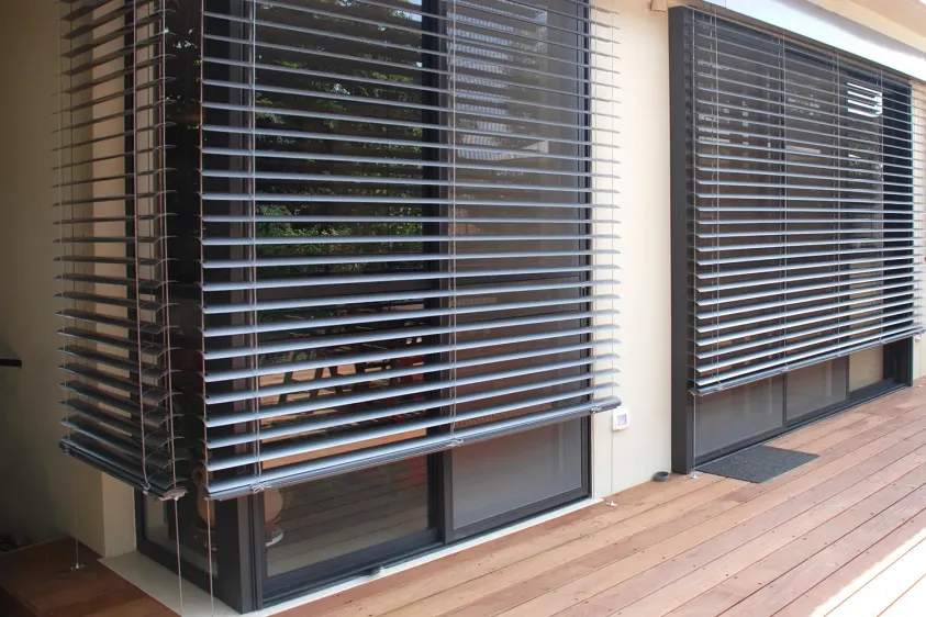 Venkovní žaluzie F