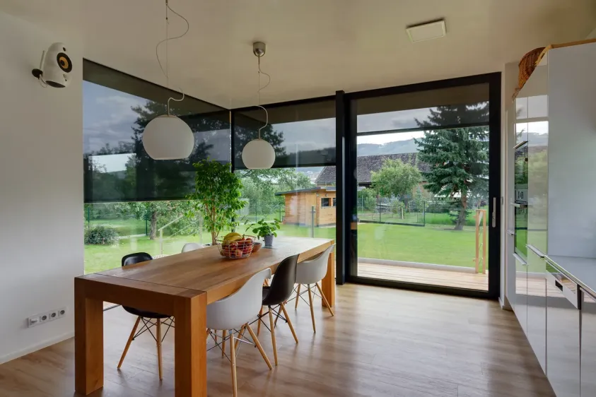 Screenová roleta V-ROLL 63