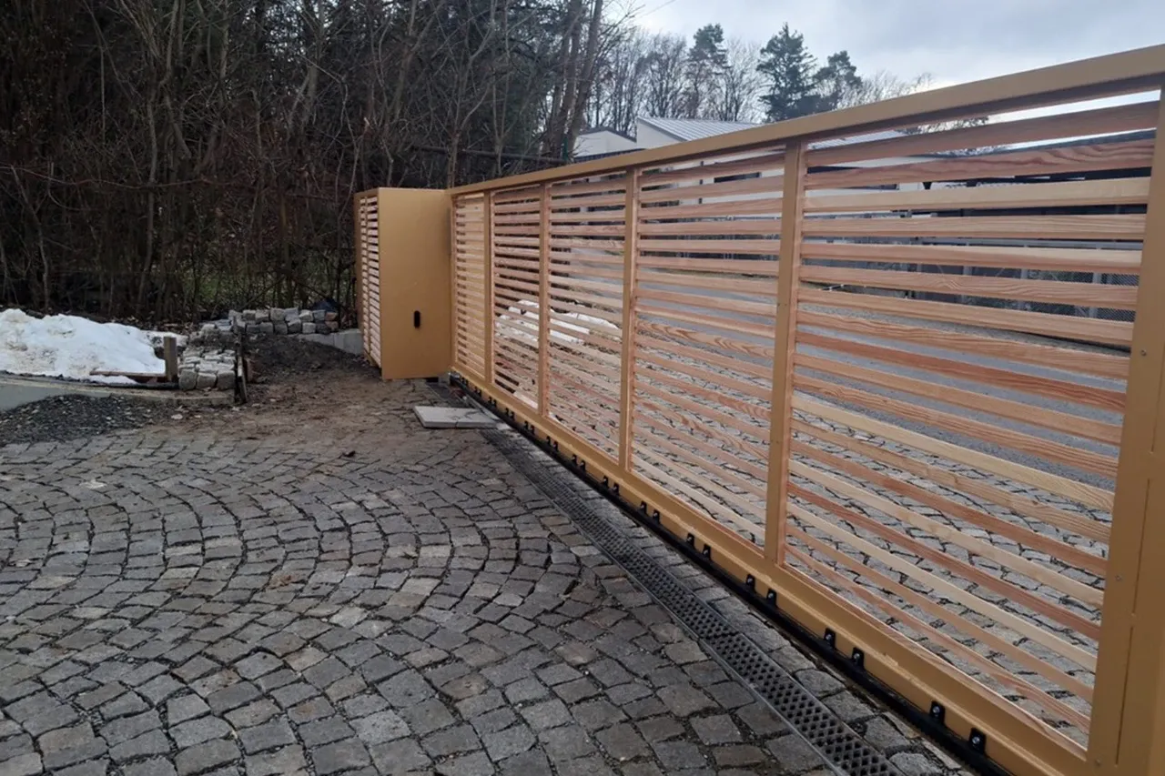 Pojezdová brána na míru