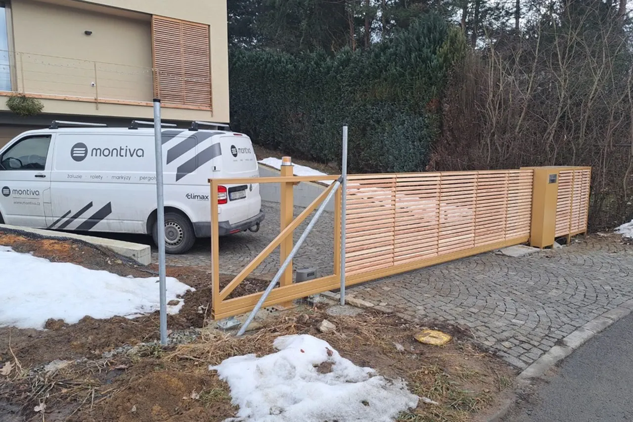 Pojezdová brána na míru