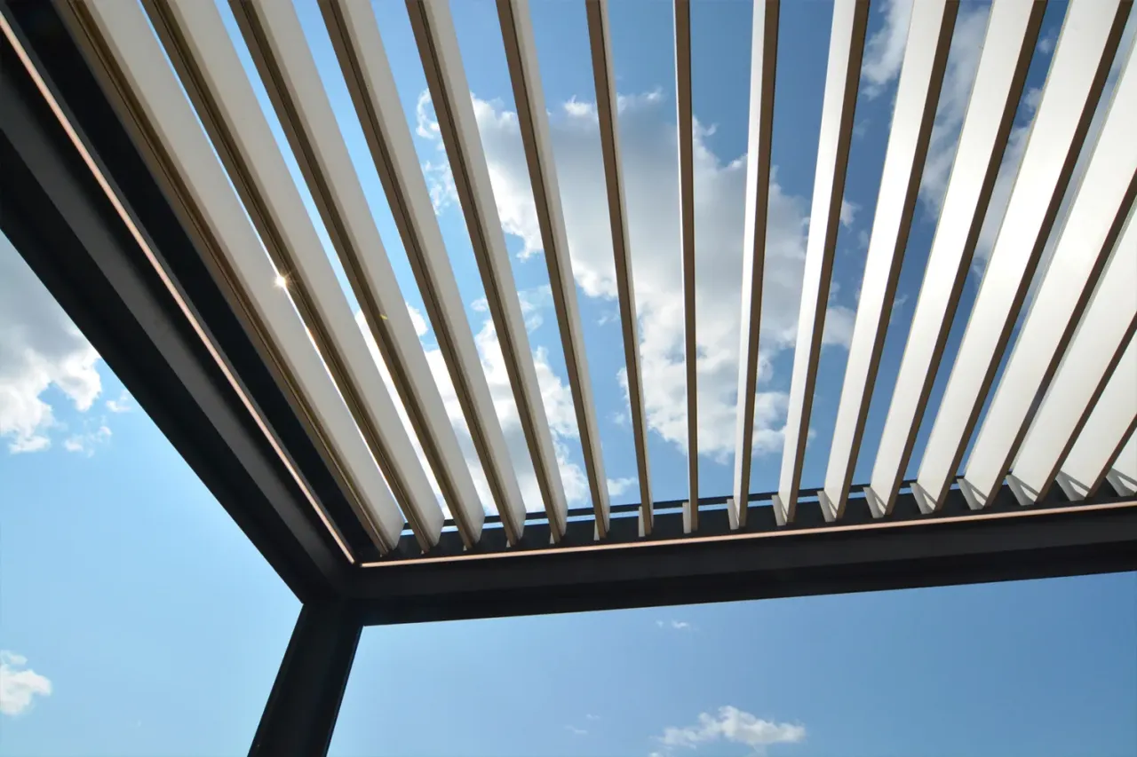 Bioklimatická pergola Climax Lamelino